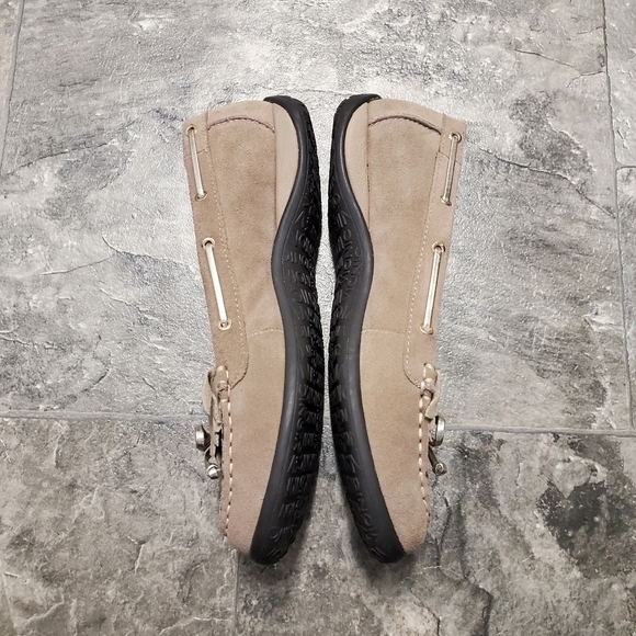 Vionic Orthaheel Petaluma Oak Taupe Suede Leather Kiltie Moc Toe Driving Loafers - Picture 6 of 10